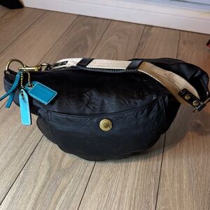 Black and Tan Hampton hobo shoulder Bag with Blue Tag